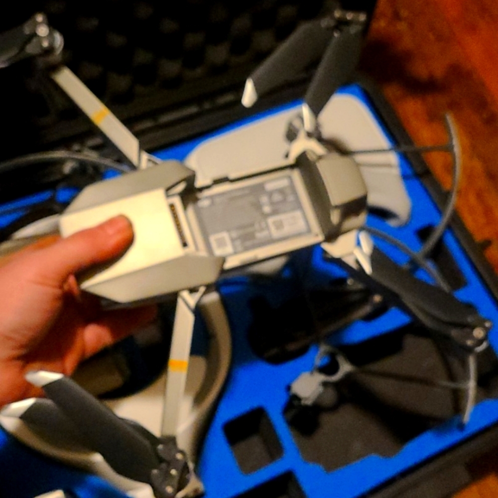 Dji mavic pro platnium drone with fpv goggles